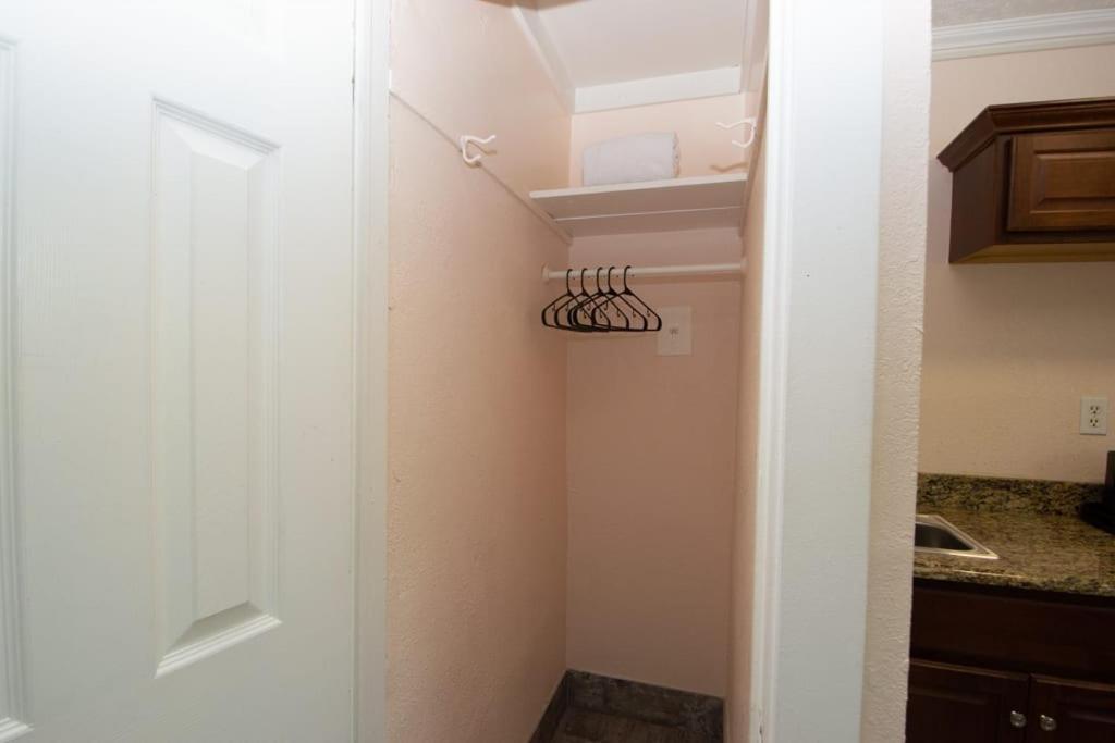 كليرووتر Located By The Beach 1 Bedroom With Parking And Pool المظهر الخارجي الصورة