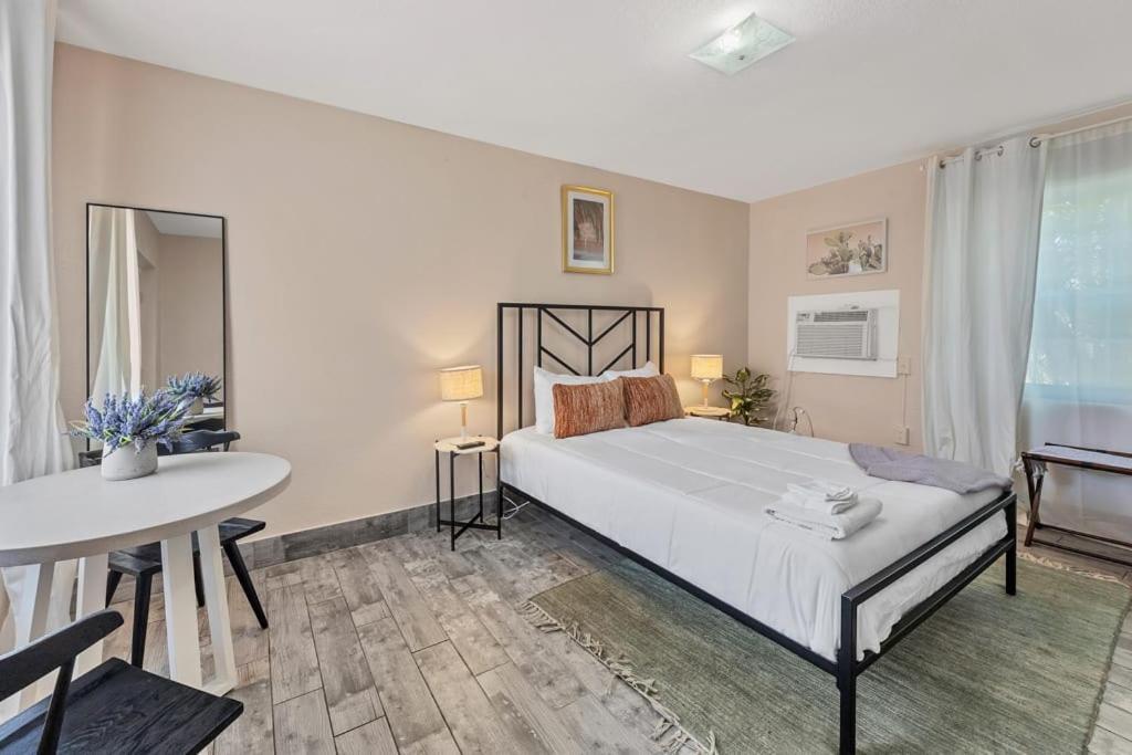كليرووتر Located By The Beach 1 Bedroom With Parking And Pool المظهر الخارجي الصورة