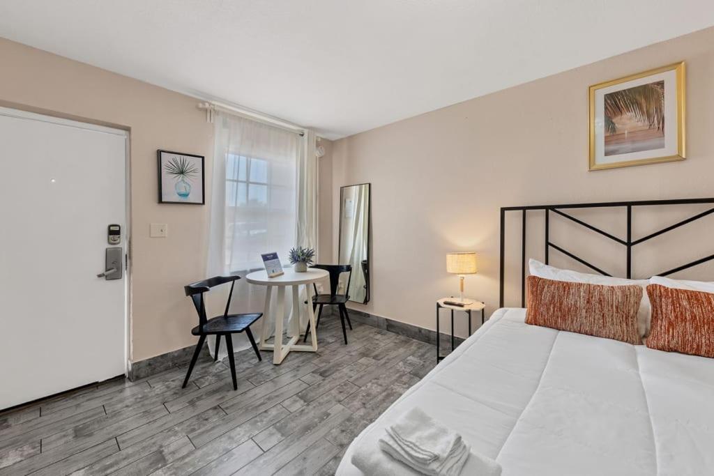 كليرووتر Located By The Beach 1 Bedroom With Parking And Pool المظهر الخارجي الصورة