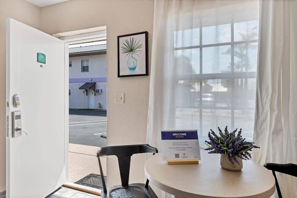 كليرووتر Located By The Beach 1 Bedroom With Parking And Pool المظهر الخارجي الصورة
